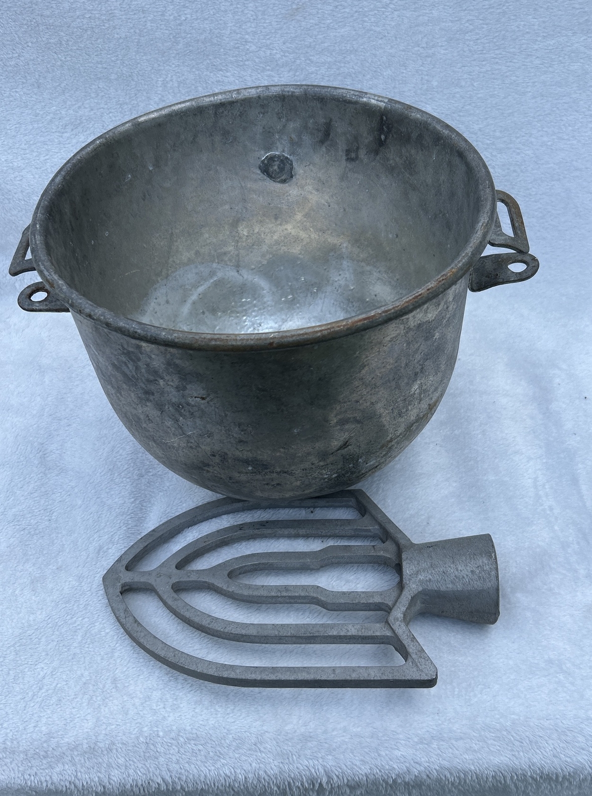 Hobart 12qt BOWL A-200-12 Mixing Bowl with Unbranded paddle