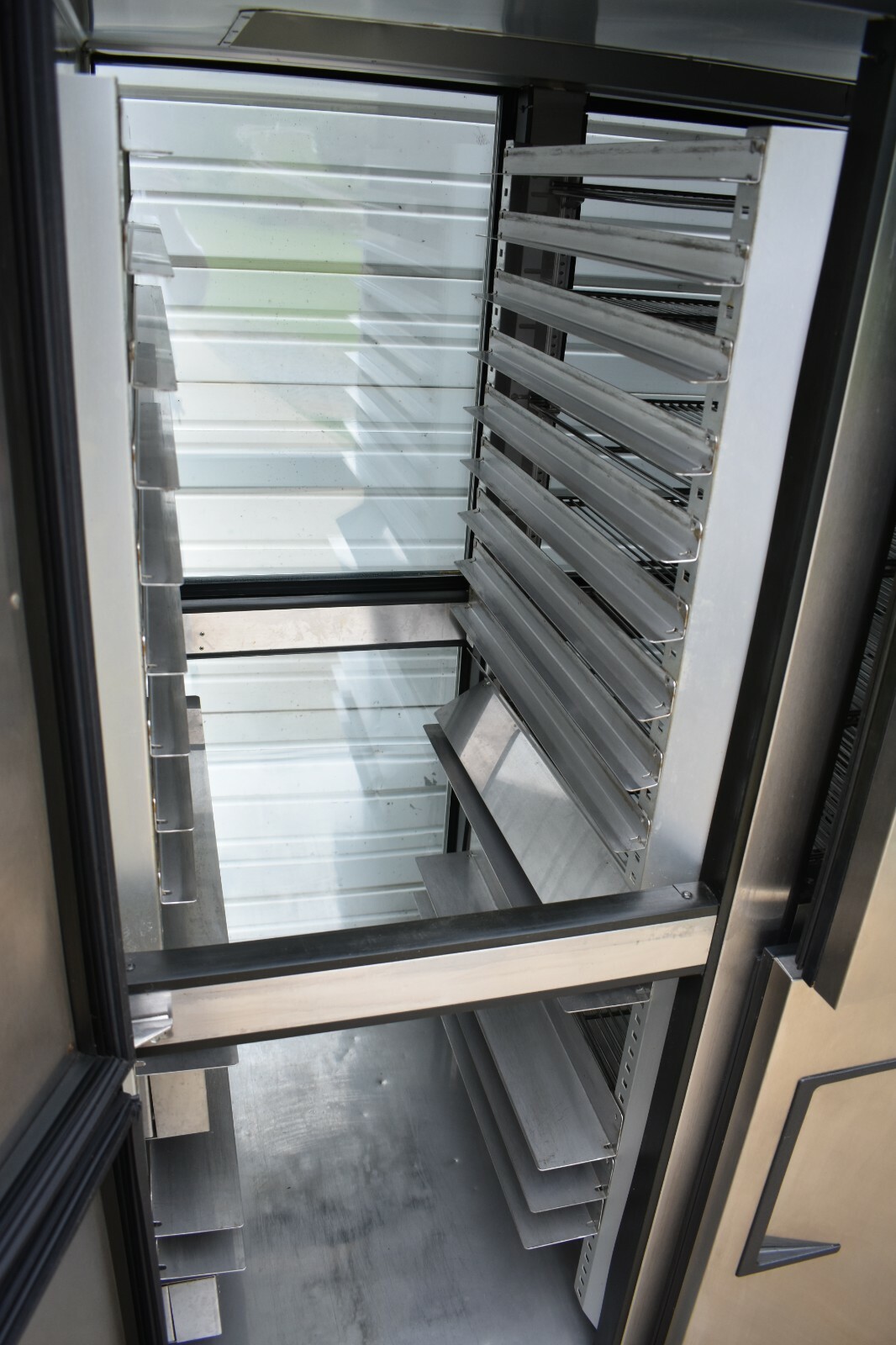 TRUE TA2HPT-4HS-4HG FULL HEIGHT 8 DOORS PASS THRU INSULATED HEATED CABINET