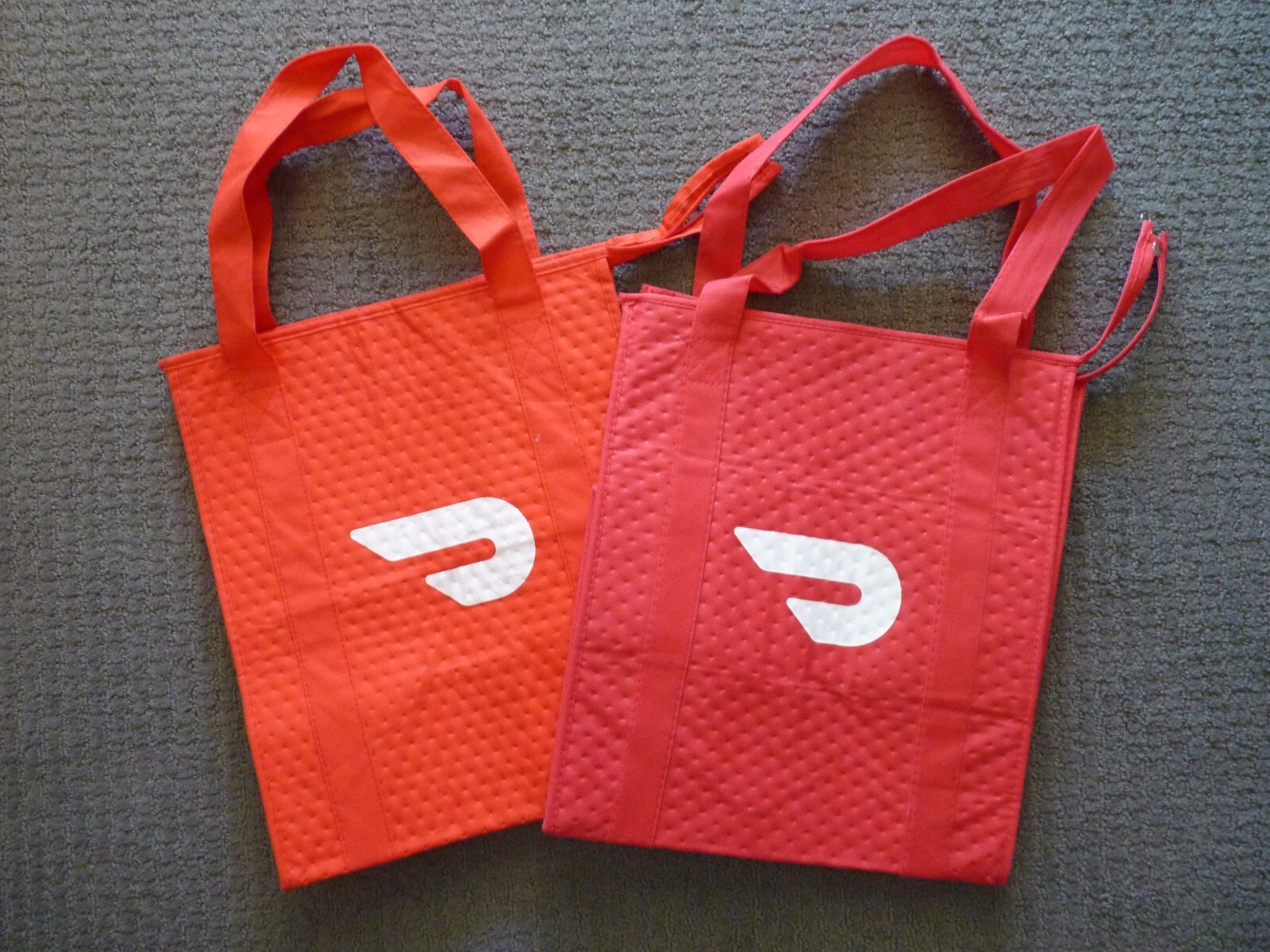 (2) Doordash Insulated Food Bag Delivery Red Totes Zipper 15x13x9