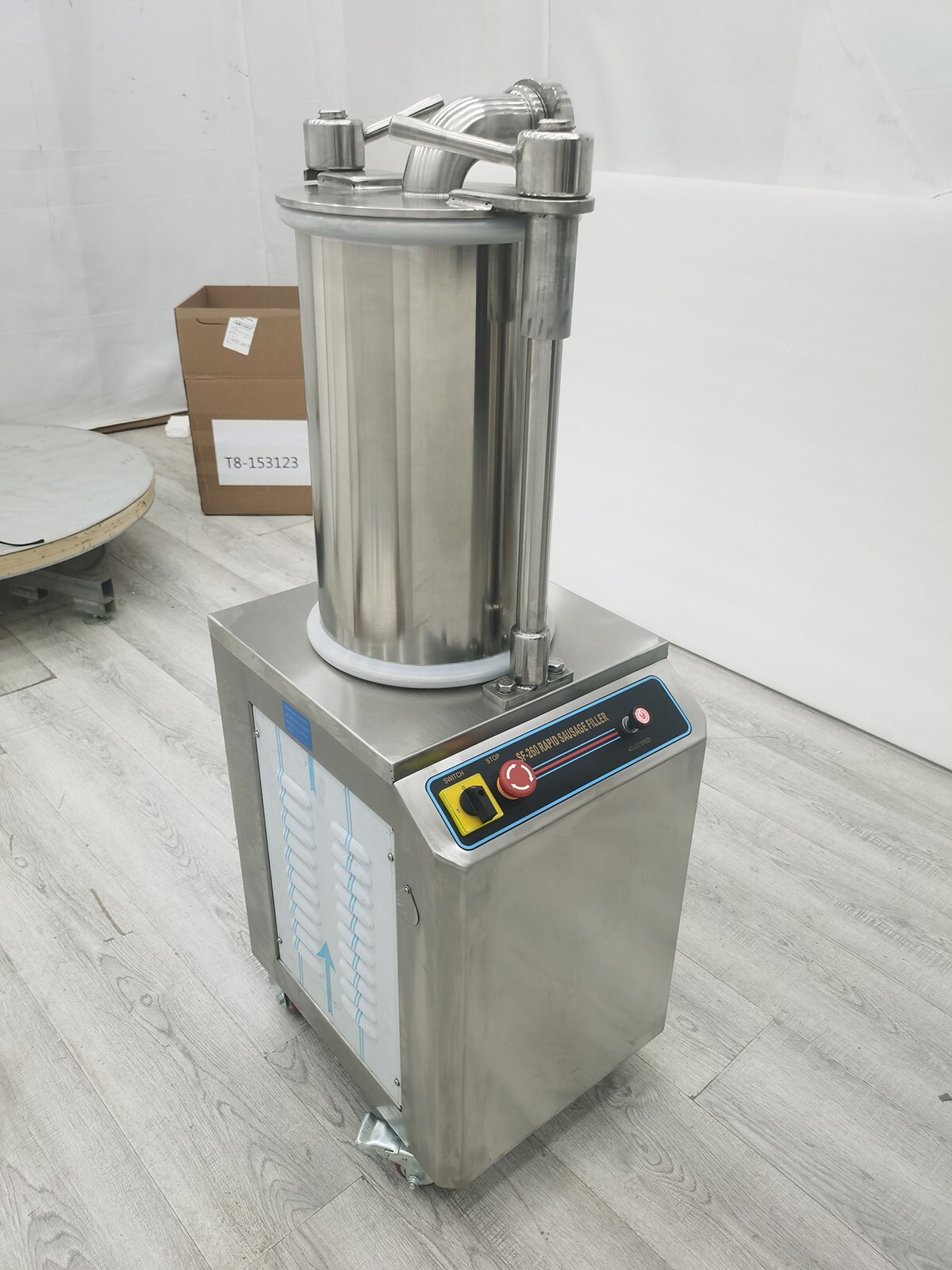 Commercial Hydraulic Sausage Stuffer Filler Stainless Steel 110V 1100W 26L