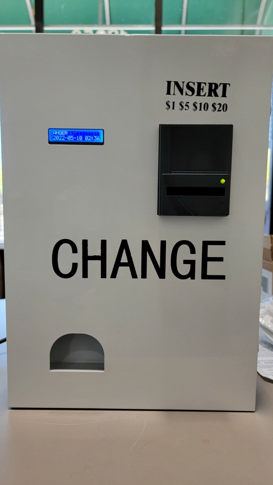 Dollar bill changer machine / Exchange dollar bills for quarters model TVC-1000