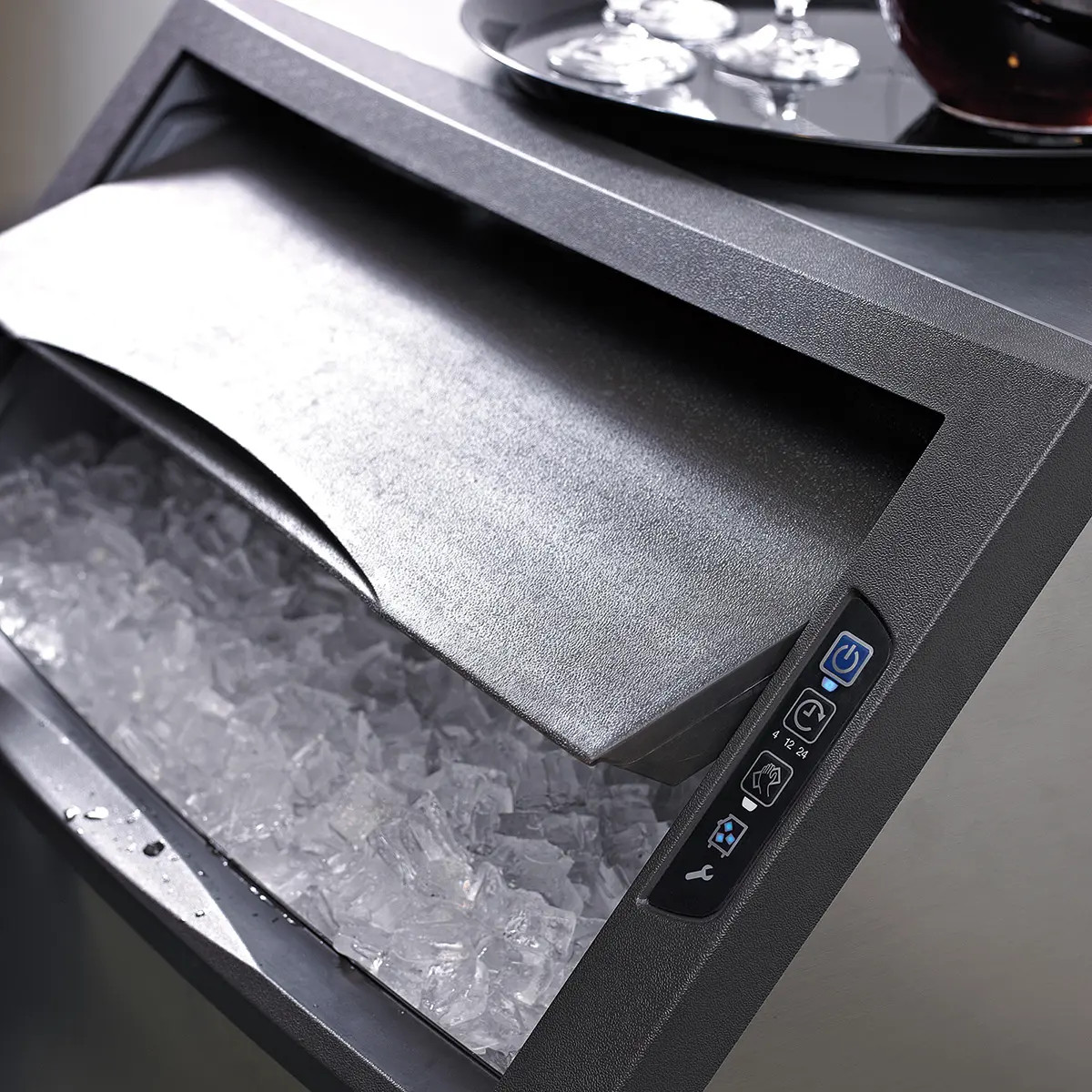 Manitowoc URF0310A 278lb NEO Series Undercounter Regular Cube Ice Machine – Air