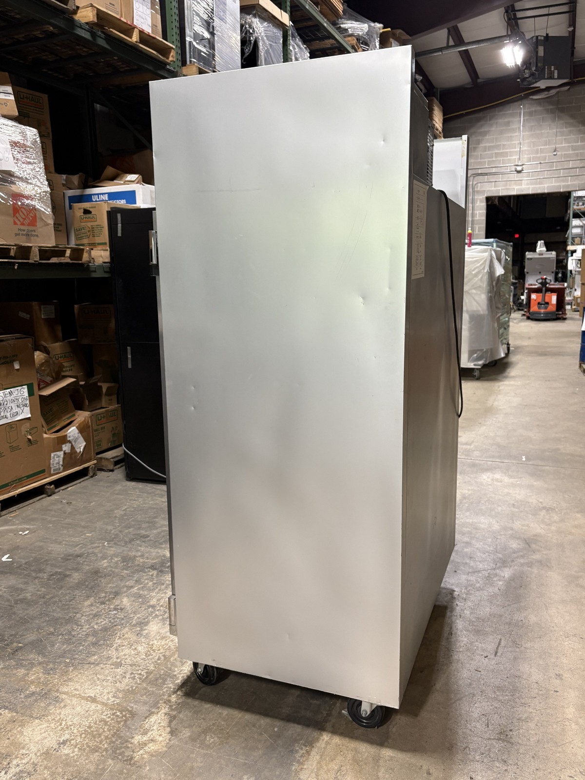 Traulsen G20010 52″ Stainless Reach-In 2-Section Solid Door Refrigerator, 120V