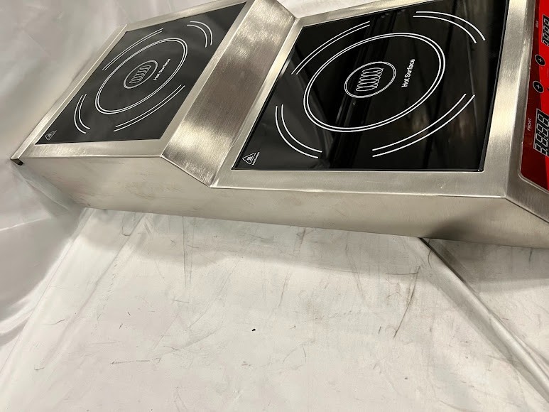 Avantco Stainless Steel Double Countertop Step-Up Induction Range – 208-240V.