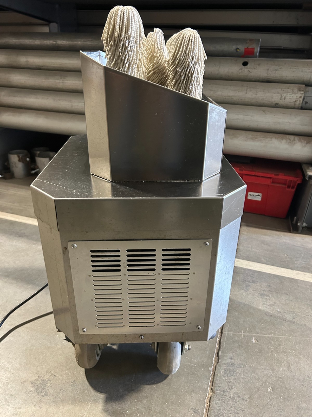 Used – CPI GP8 StemShine Eight Brush Electric Glass Polisher, Countertop