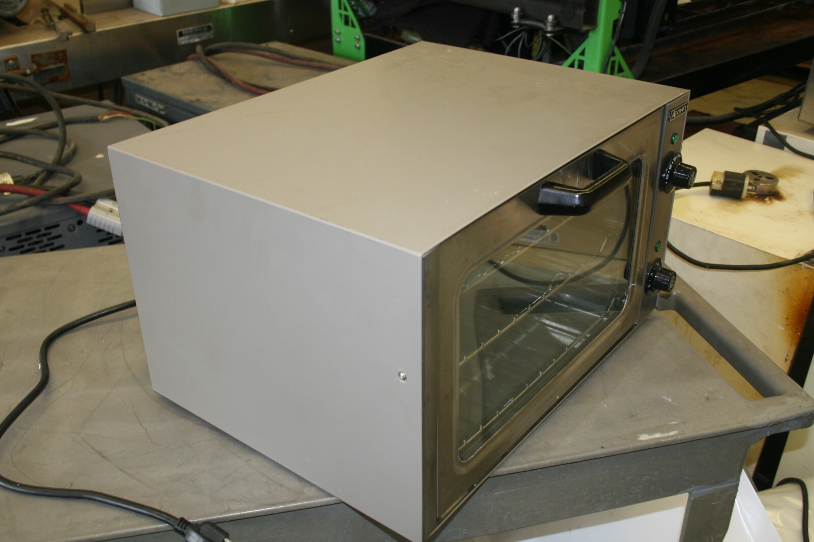 Adcraft COQ-1750W Quarter-Size Electric Countertop Convection Oven 120V 60Hz