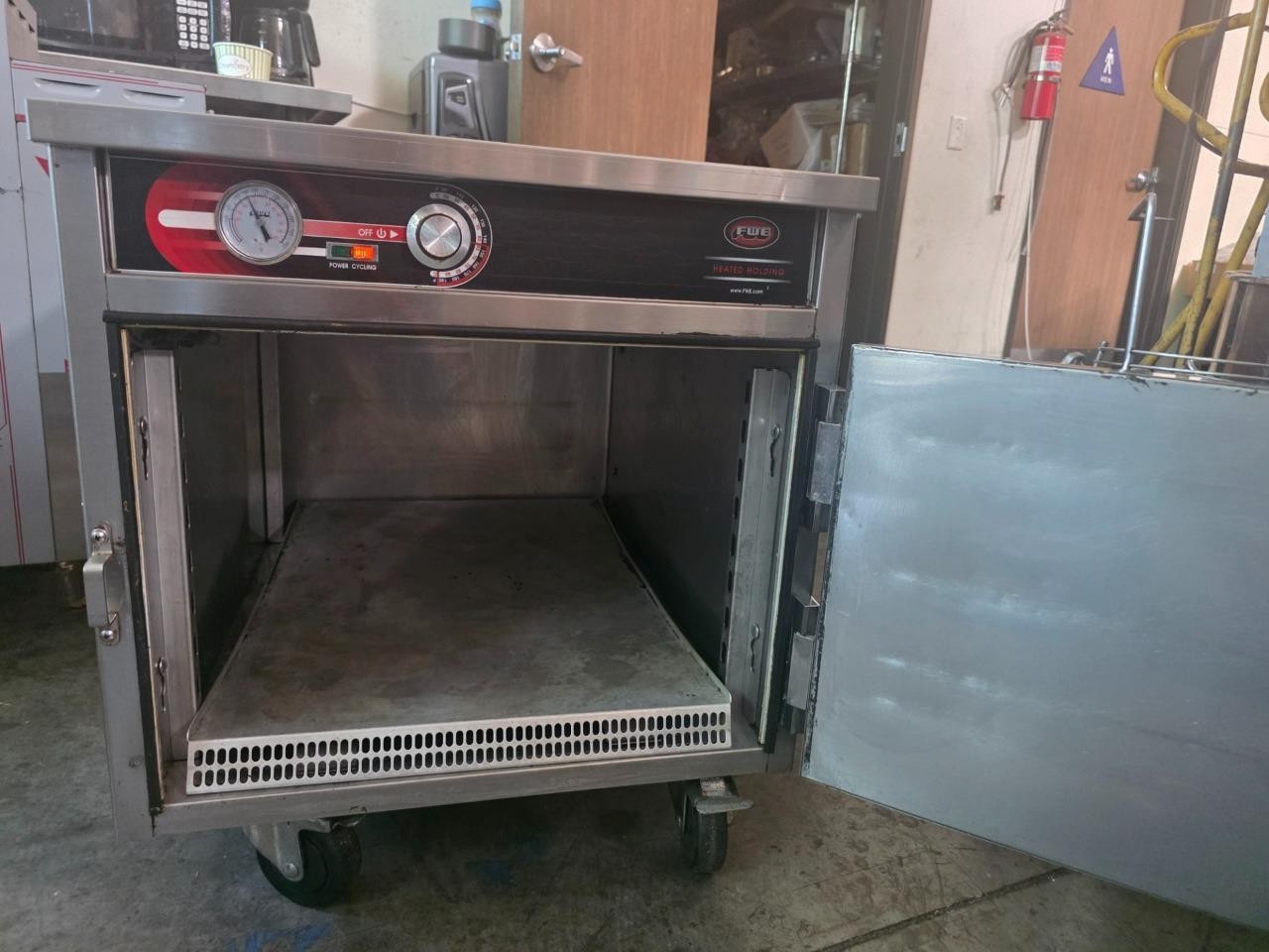 FWE HLC-1826-4P Countertop Insulated Stationary Heated Cabinet 4 Pan 120V Analog