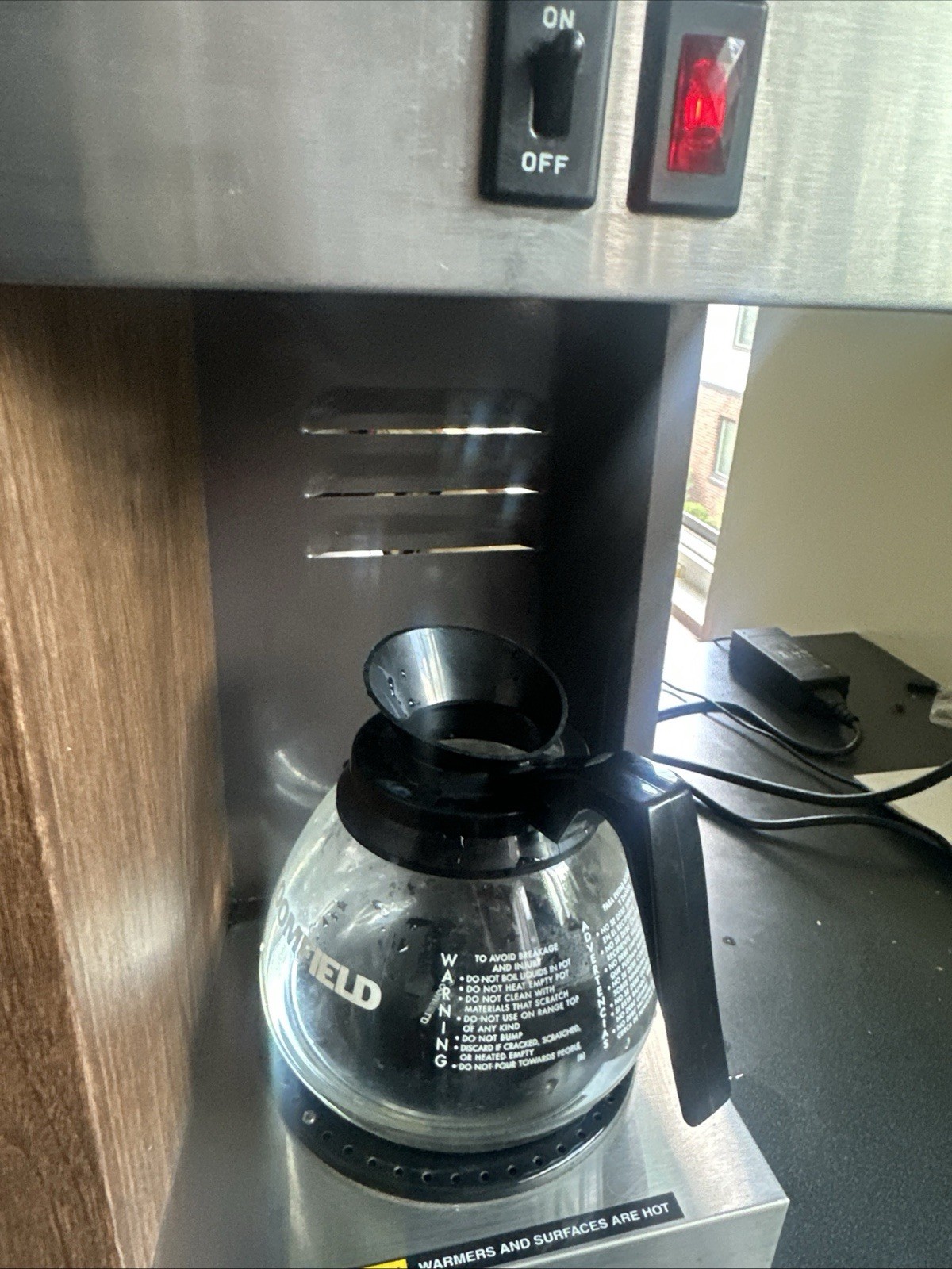 BUNN VPS W/G Commercial Pourover Coffee Brewer Maker 12-Cup w/ 4 Carafes