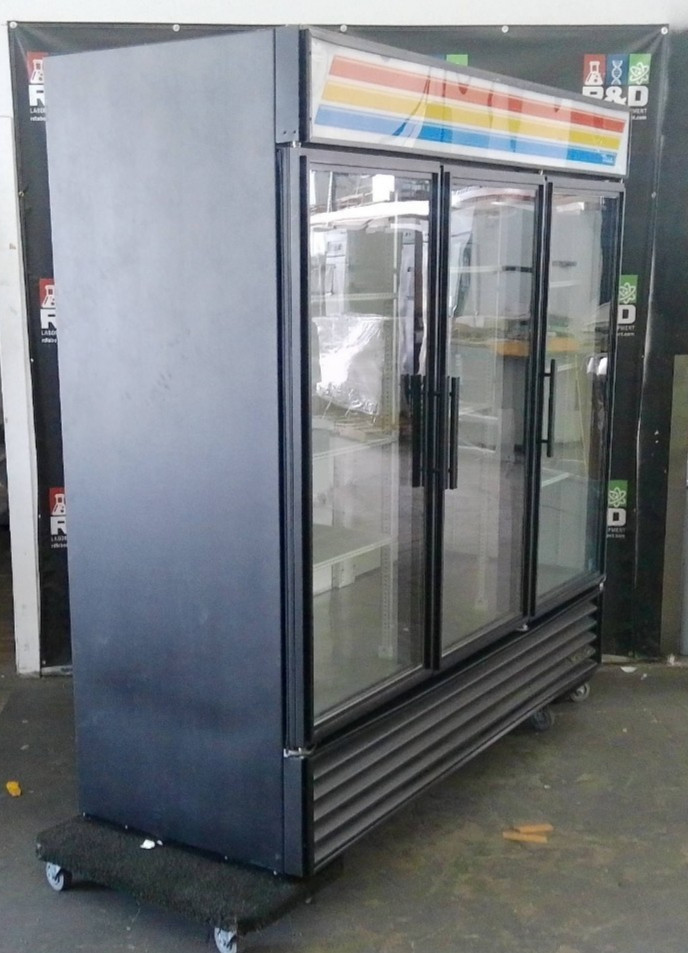 True GDM-72-LD Commercial 3 Door Refrigerator (NO CASTERS) 72cf TESTED