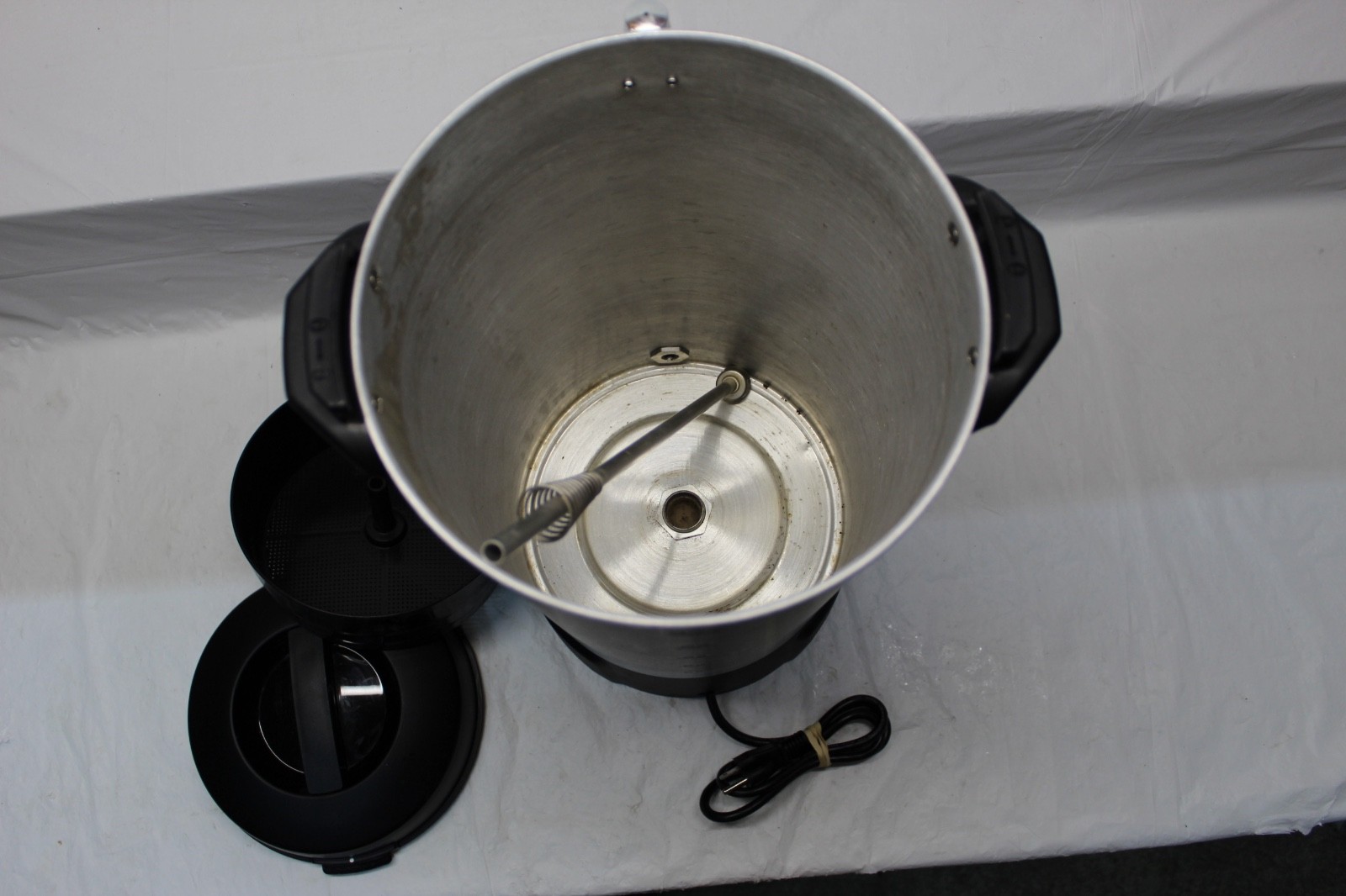 Proctor Silex Commercial 45100R Brushed Aluminum Coffee Urn, 100 Cup Capacity Q1