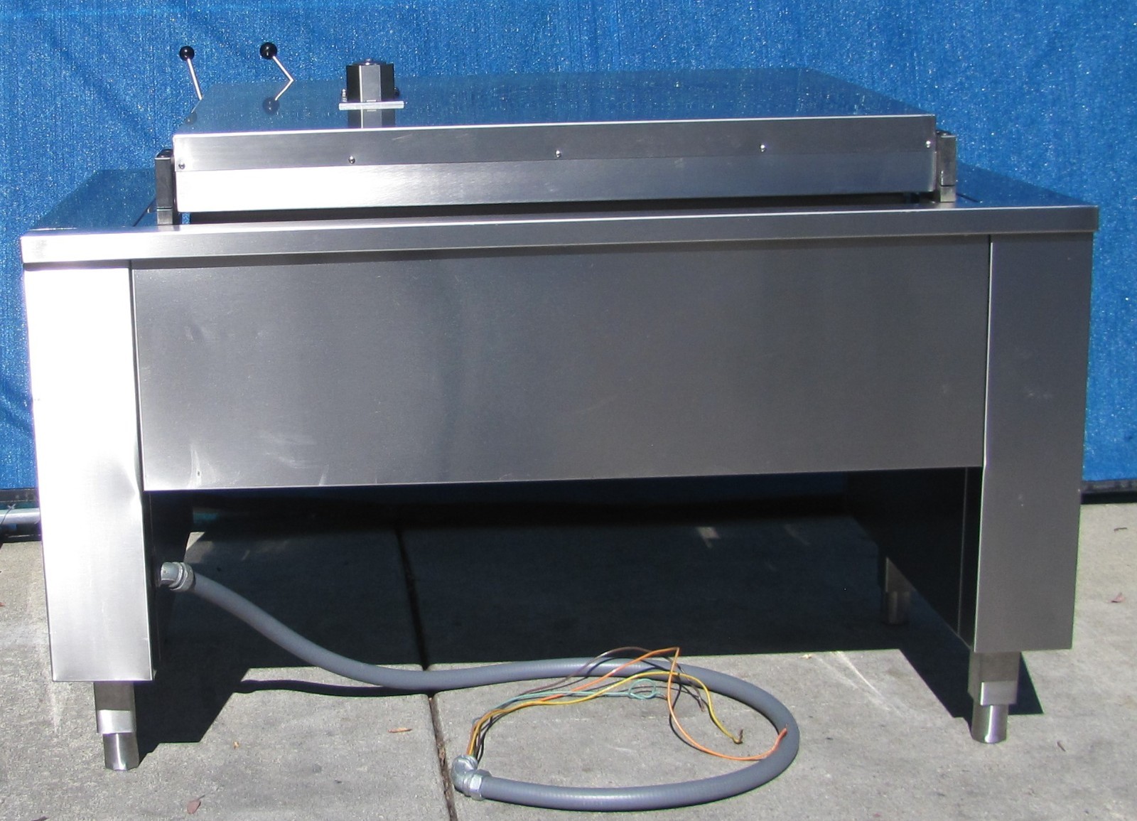 Electrolux 40 Gallon Pressure Bratt Tilt Braising Pan 9CHG583310 480V 3 Phase #2