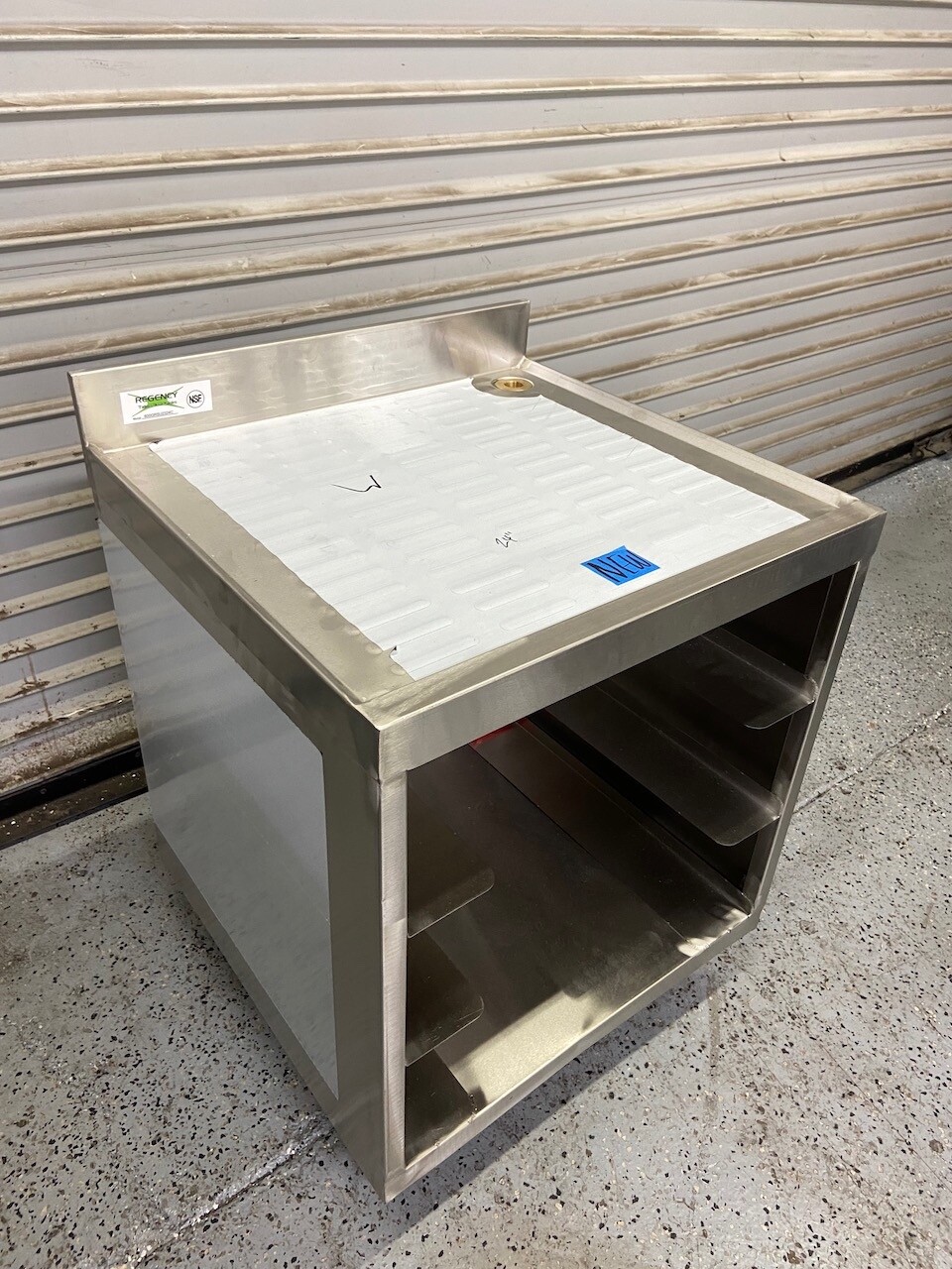 NEW 24″ Under Bar Glass Storage Rack Drainboard Stainless NSF Regency #7242