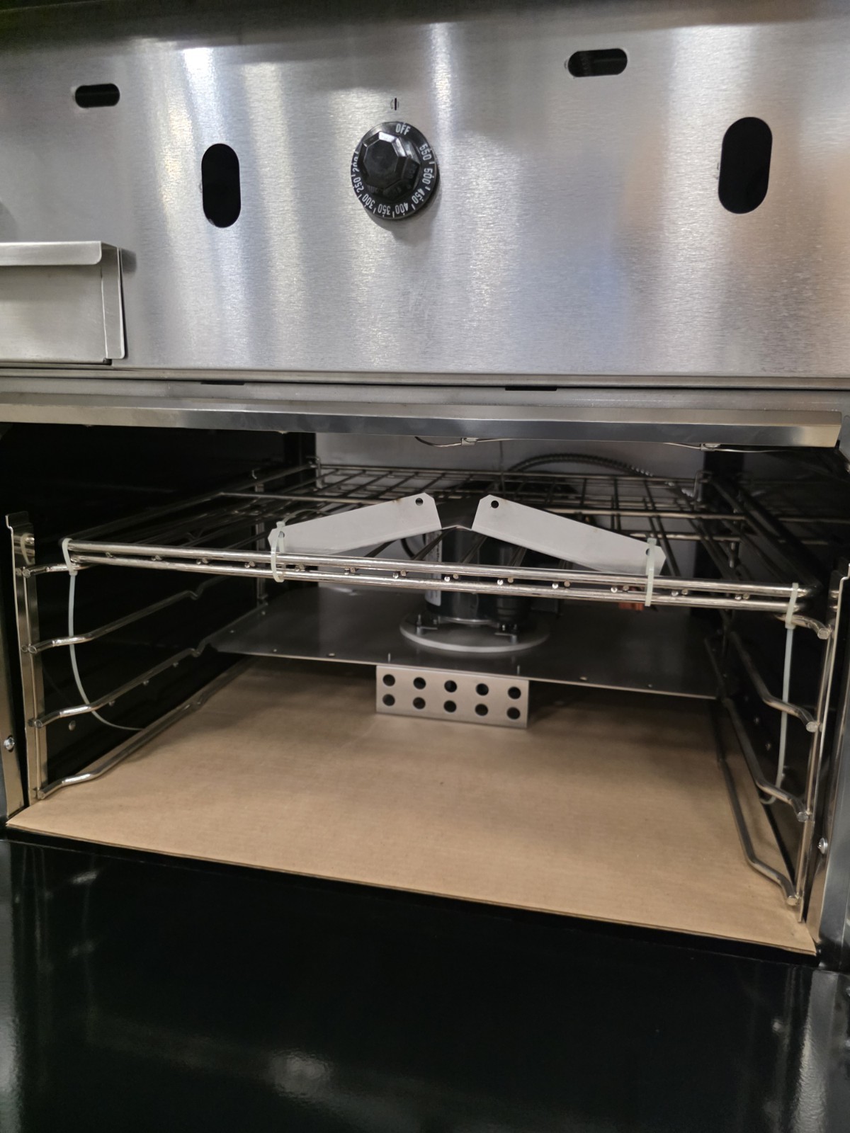 NEW Vulcan 36C-36GTN Natural Gas 36″ Thermostatic Griddle, Convection Oven