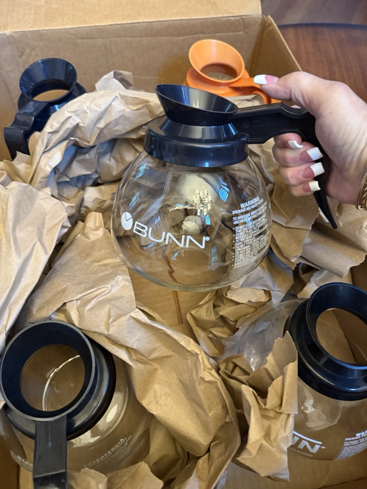 5 Commercial Coffee Pots 4 Bunn 1 Luzo