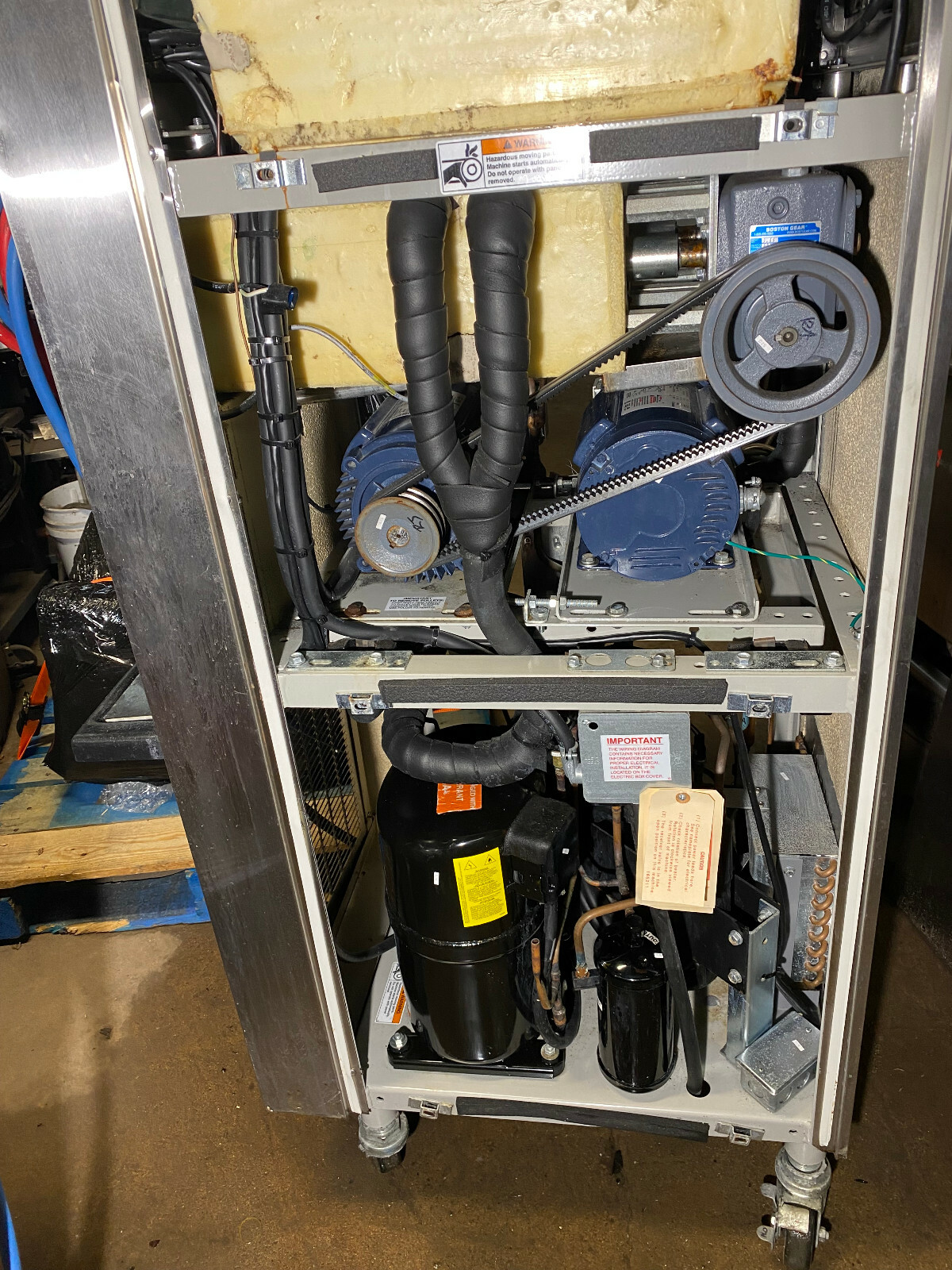 ElectroFreeze Soft Serve Ice Cream, SL 500, 3 ph., Water Cooled, 7 Available