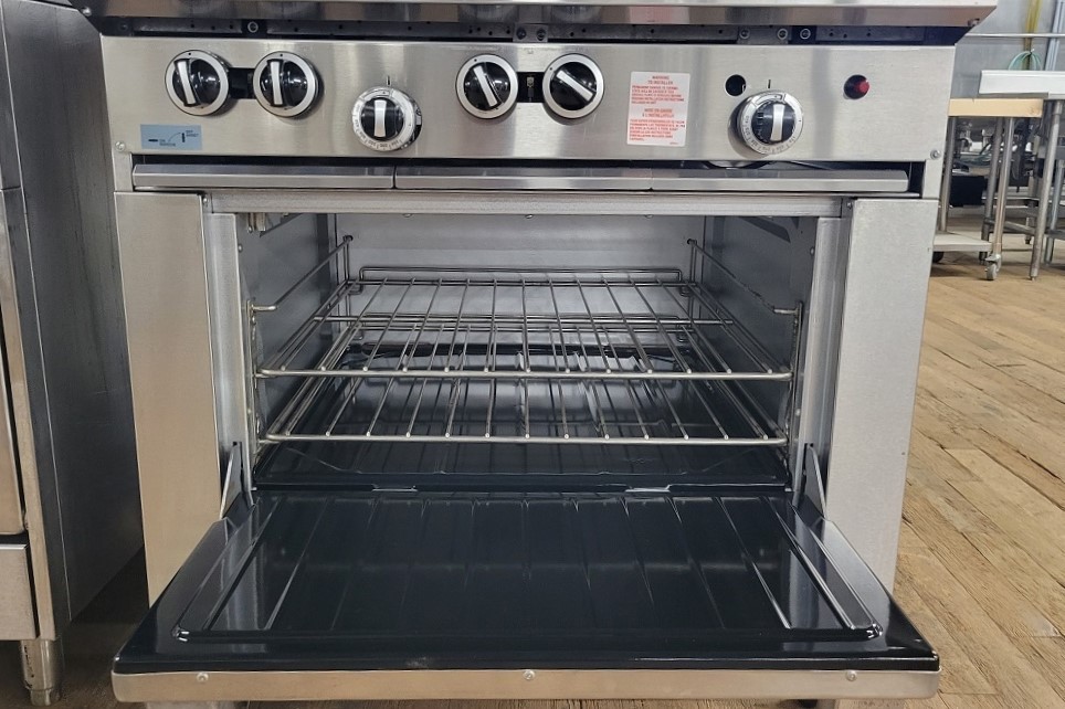 US RANGE Restaurant 4 BURNER 12″ GRIDDLE STANDARD OVEN