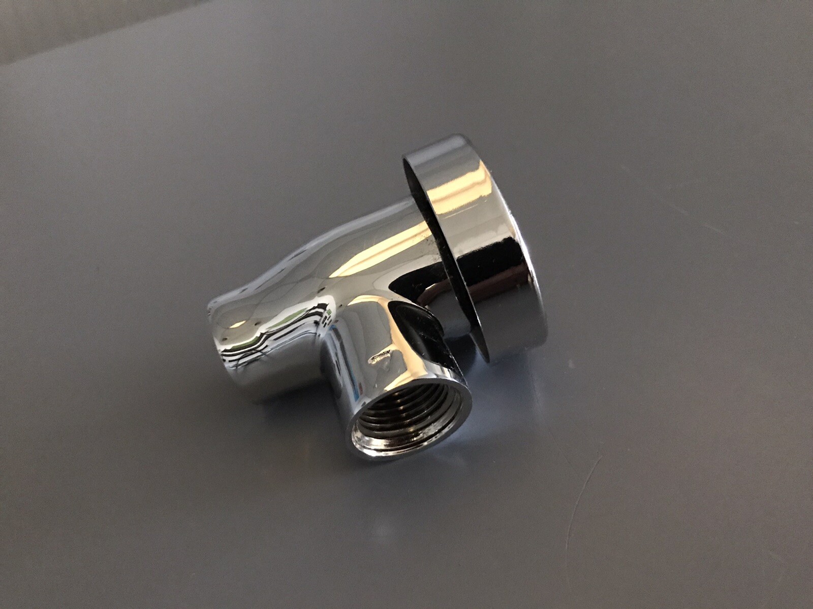 Watts Vacuum Breaker LF288A 1/2 in Polished Chrome Finish